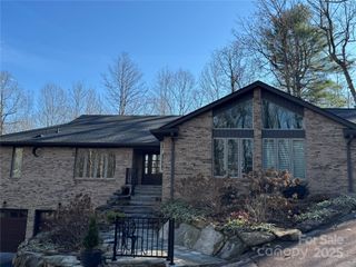 732 Overlook Drive, Flat Rock, NC 28731