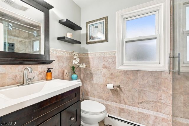 46 Grace St, Jersey City, NJ 07307