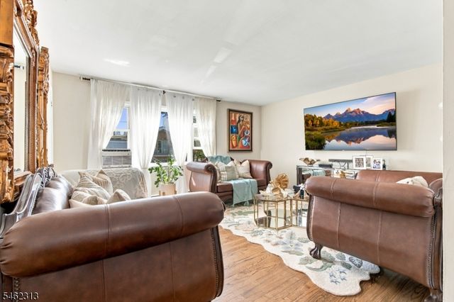 46 Grace St, Jersey City, NJ 07307