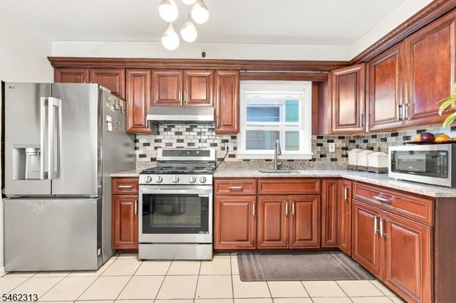 46 Grace St, Jersey City, NJ 07307