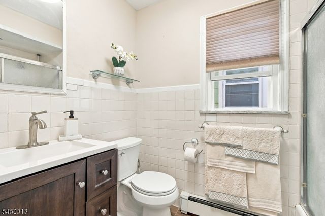 46 Grace St, Jersey City, NJ 07307