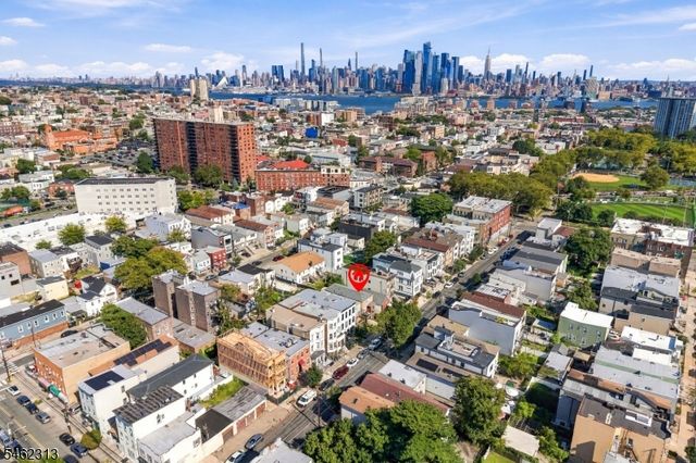 46 Grace St, Jersey City, NJ 07307