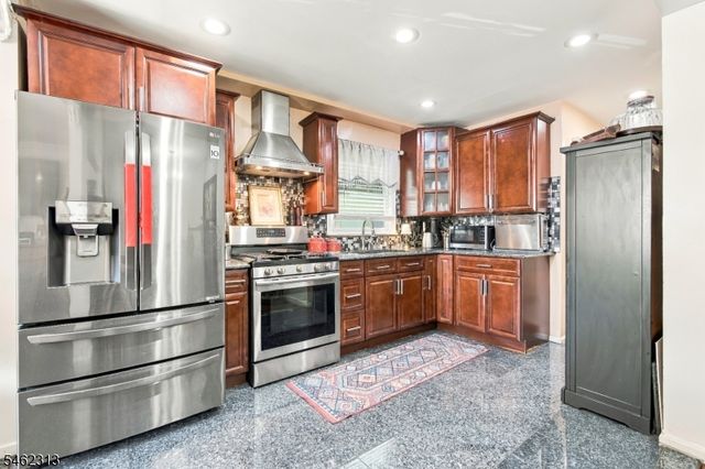 46 Grace St, Jersey City, NJ 07307
