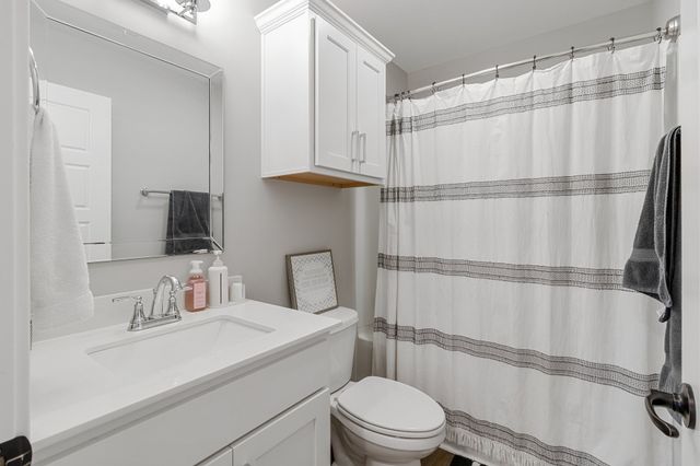 553 Bowden Dr, Clarksville, TN 37043