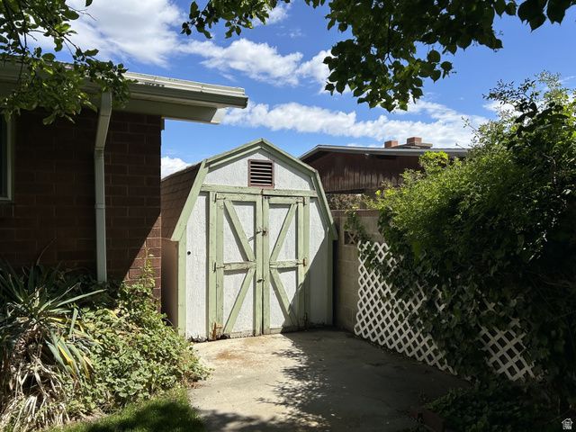 8859 W HELEN DR, Magna, UT 84044