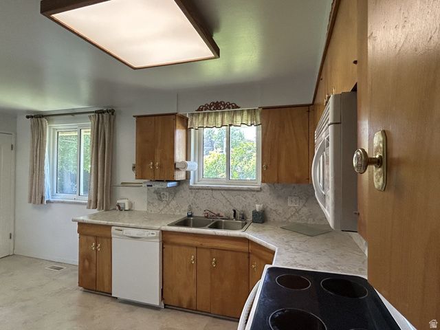 8859 W HELEN DR, Magna, UT 84044