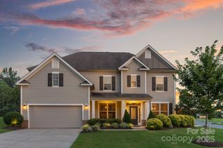 832 Oak Manor Drive SE, Concord, NC 28025