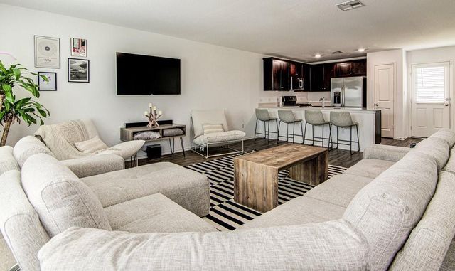 17719 DOCKERY DR, Elgin, TX 78621