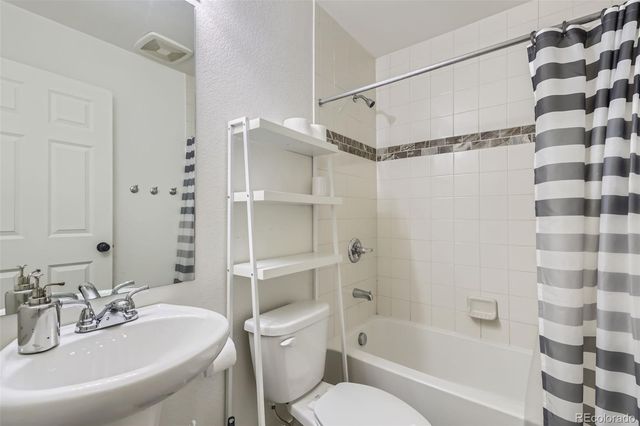 19196 E 55th Avenue, Denver, CO 80249