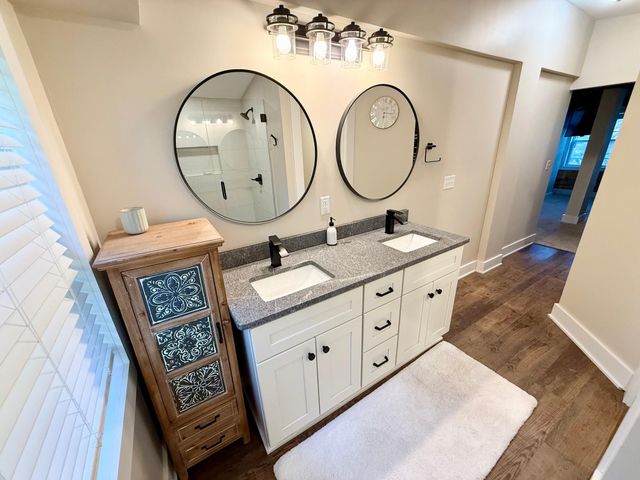157 Ideal Avenue N, Mahtomedi, MN 55115