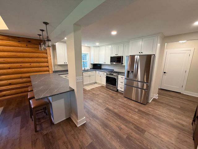 157 Ideal Avenue N, Mahtomedi, MN 55115