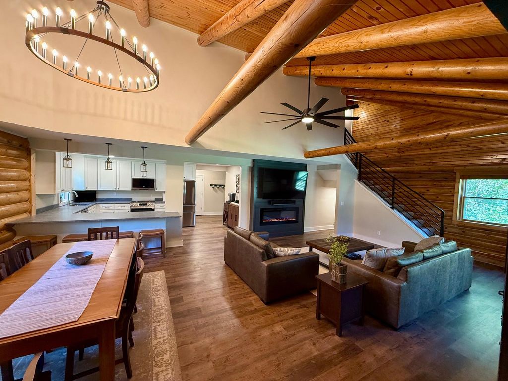 157 Ideal Avenue N, Mahtomedi, MN 55115 — exterior