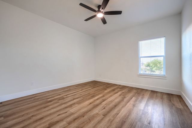 3323 Howard Street, Fort Worth, TX 76119