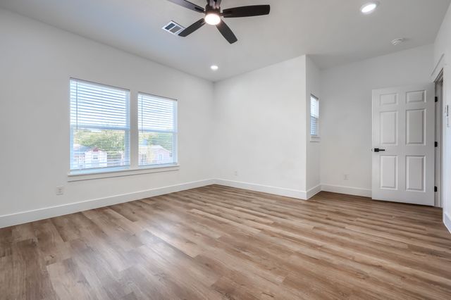 3323 Howard Street, Fort Worth, TX 76119