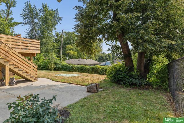 1714 Bowie Drive, Omaha, NE 68114