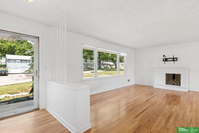 1714 Bowie Drive, Omaha, NE 68114