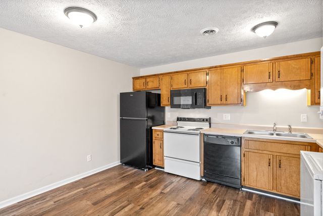 3247 Tower Dr Apt E, Clarksville, TN 37042