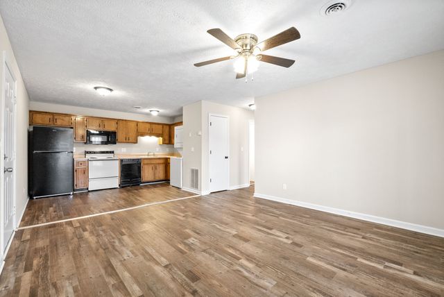 3247 Tower Dr Apt E, Clarksville, TN 37042