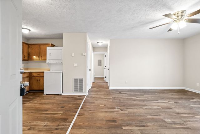 3247 Tower Dr Apt E, Clarksville, TN 37042