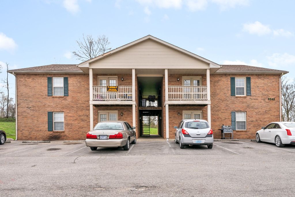 3247 Tower Dr Apt E, Clarksville, TN 37042
