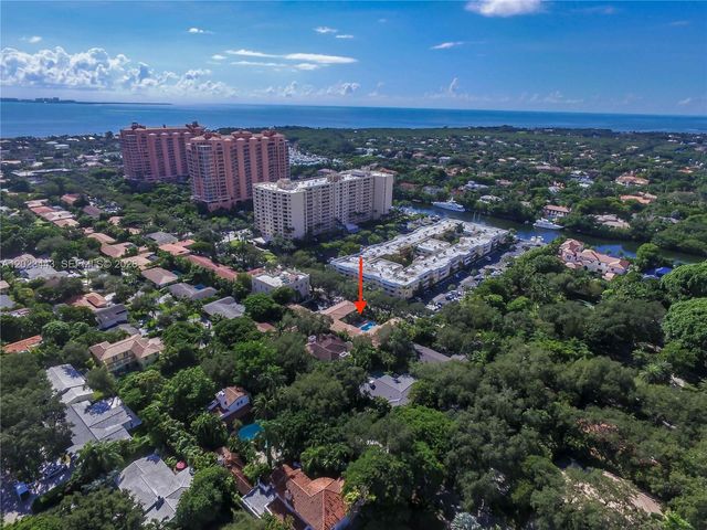 125 Edgewater Dr 7, Coral Gables, FL 33133