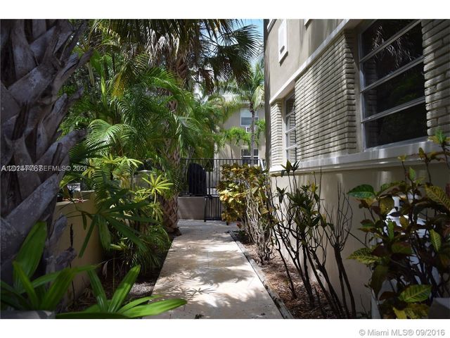 125 Edgewater Dr 7, Coral Gables, FL 33133