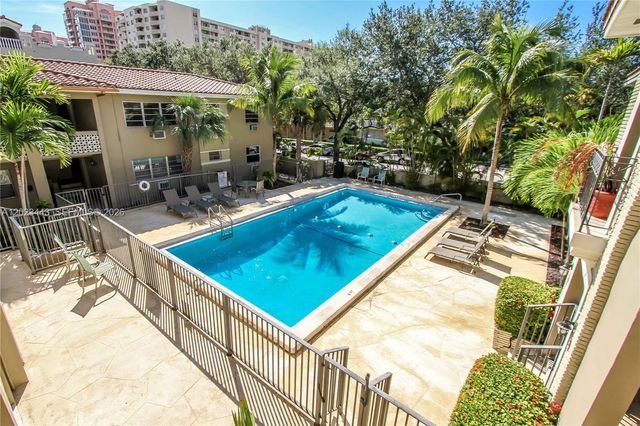125 Edgewater Dr 7, Coral Gables, FL 33133