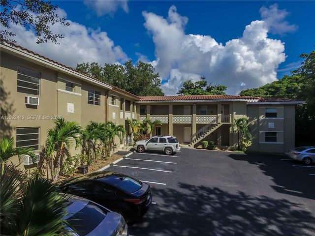 125 Edgewater Dr 7, Coral Gables, FL 33133
