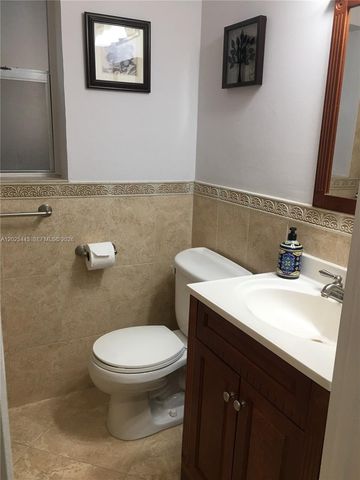 125 Edgewater Dr 7, Coral Gables, FL 33133
