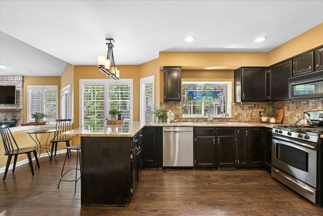 459 Rock Hall Circle, Grayslake, IL 60030