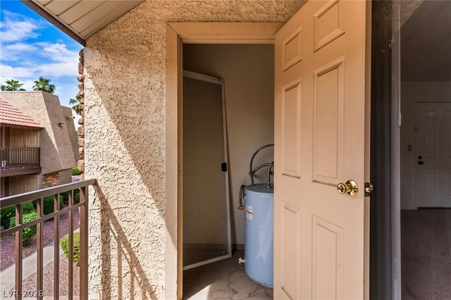 4370 Sandy River Drive 24, Las Vegas, NV 89103