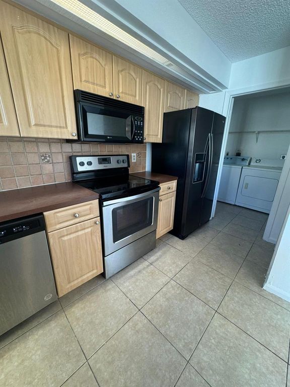 Image 4 of property listing at 11866 Sturbridge Lane, Wellington, FL 33414