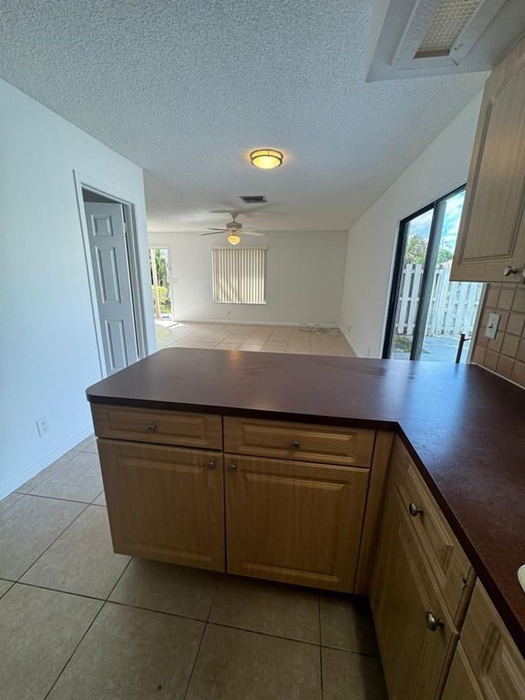 Image 5 of property listing at 11866 Sturbridge Lane, Wellington, FL 33414
