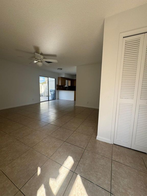 Image 6 of property listing at 11866 Sturbridge Lane, Wellington, FL 33414