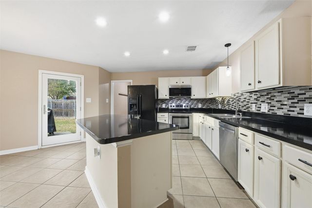 5269 Chessie Circle, Haltom City, TX 76137