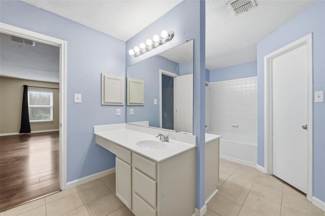 5269 Chessie Circle, Haltom City, TX 76137