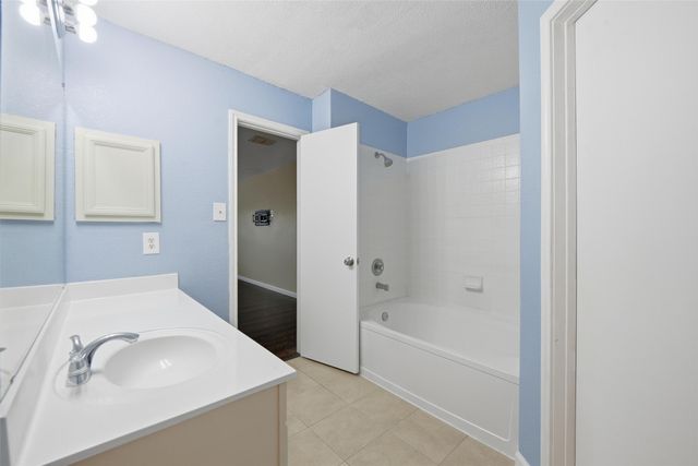 5269 Chessie Circle, Haltom City, TX 76137