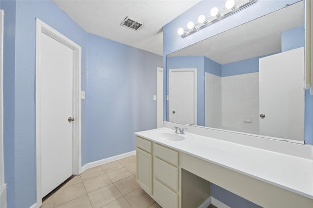 5269 Chessie Circle, Haltom City, TX 76137