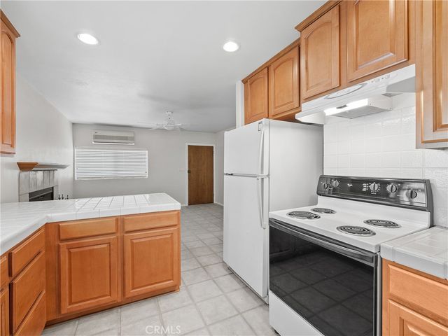 31709 213th Street E, Llano, CA 93544