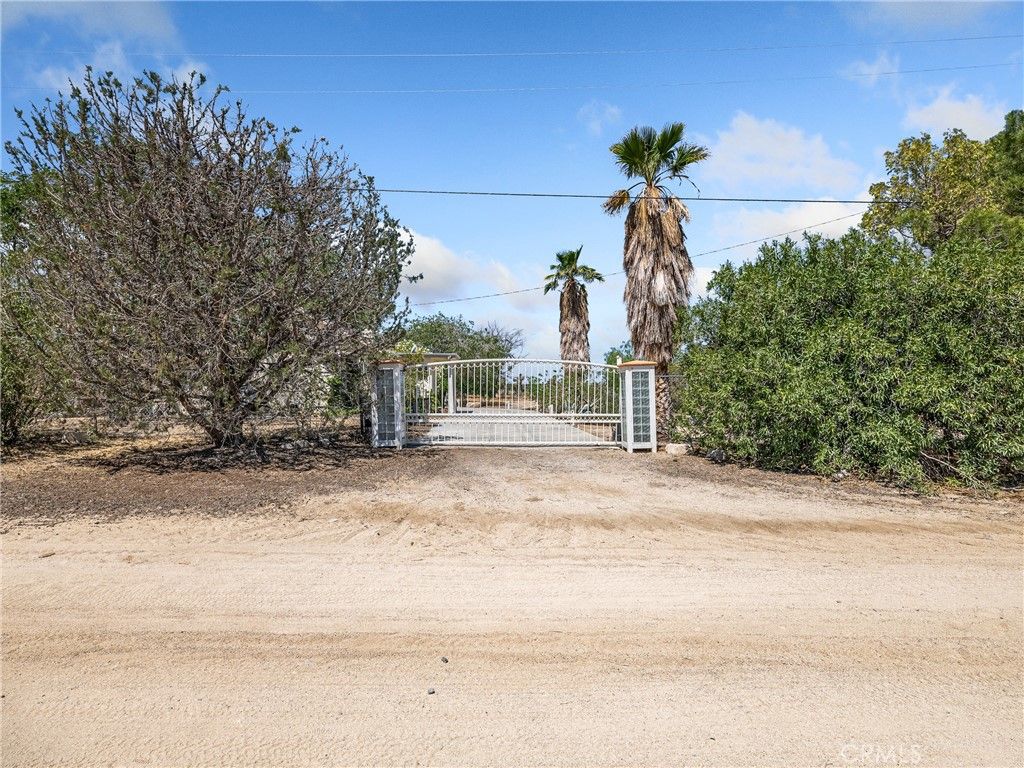 31709 213th Street E, Llano, CA 93544