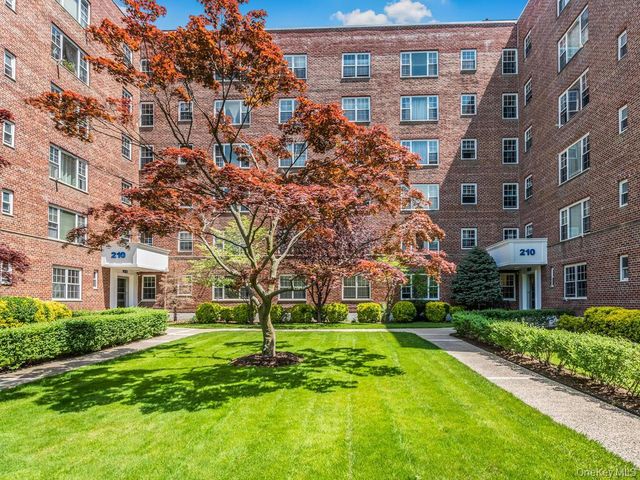 230 Pelham Road 2H, New Rochelle, NY 10805