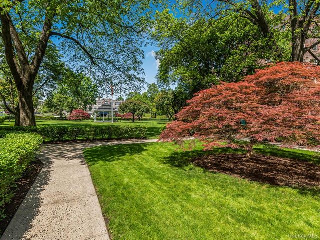 230 Pelham Road 2H, New Rochelle, NY 10805