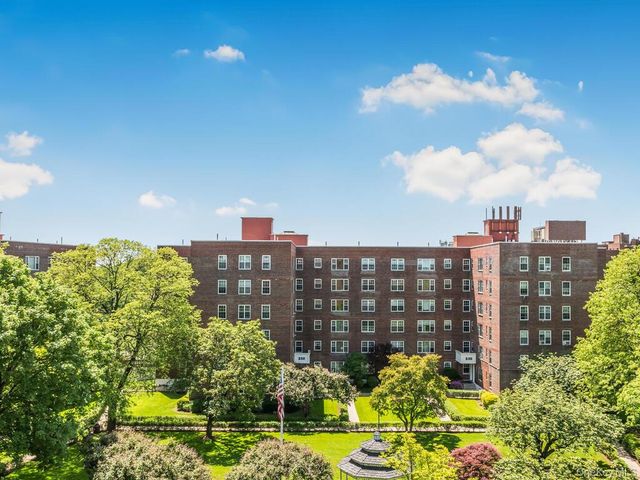 230 Pelham Road 2H, New Rochelle, NY 10805