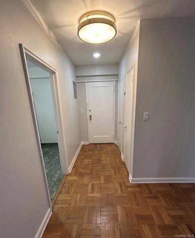 230 Pelham Road 2H, New Rochelle, NY 10805