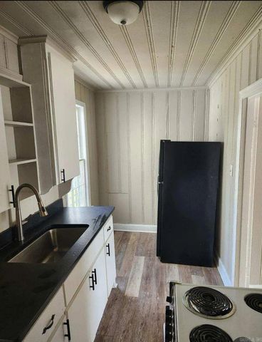 122 & 124 College Park Circle, North Little Rock, AR 72114