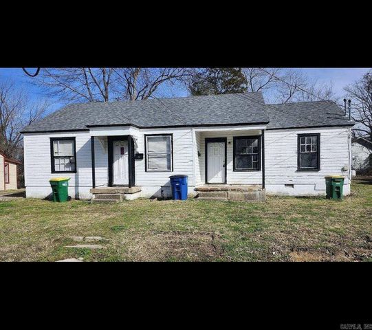 122 & 124 College Park Circle, North Little Rock, AR 72114