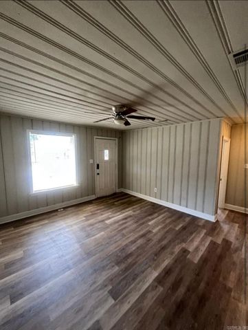 122 & 124 College Park Circle, North Little Rock, AR 72114
