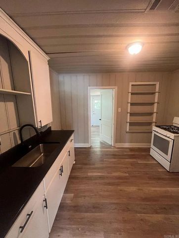 122 & 124 College Park Circle, North Little Rock, AR 72114