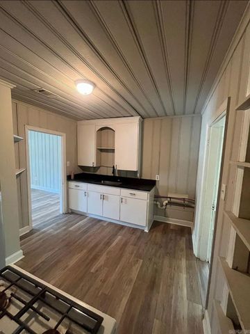 122 & 124 College Park Circle, North Little Rock, AR 72114
