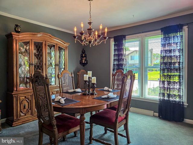 811 CARMAN DR, Wyomissing, PA 19610